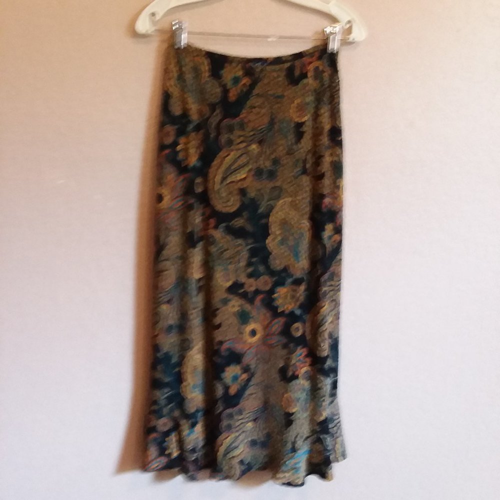Casual or dressy paisley skirt.